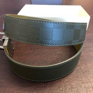 Men’s Louis Vuitton olive green damier belt